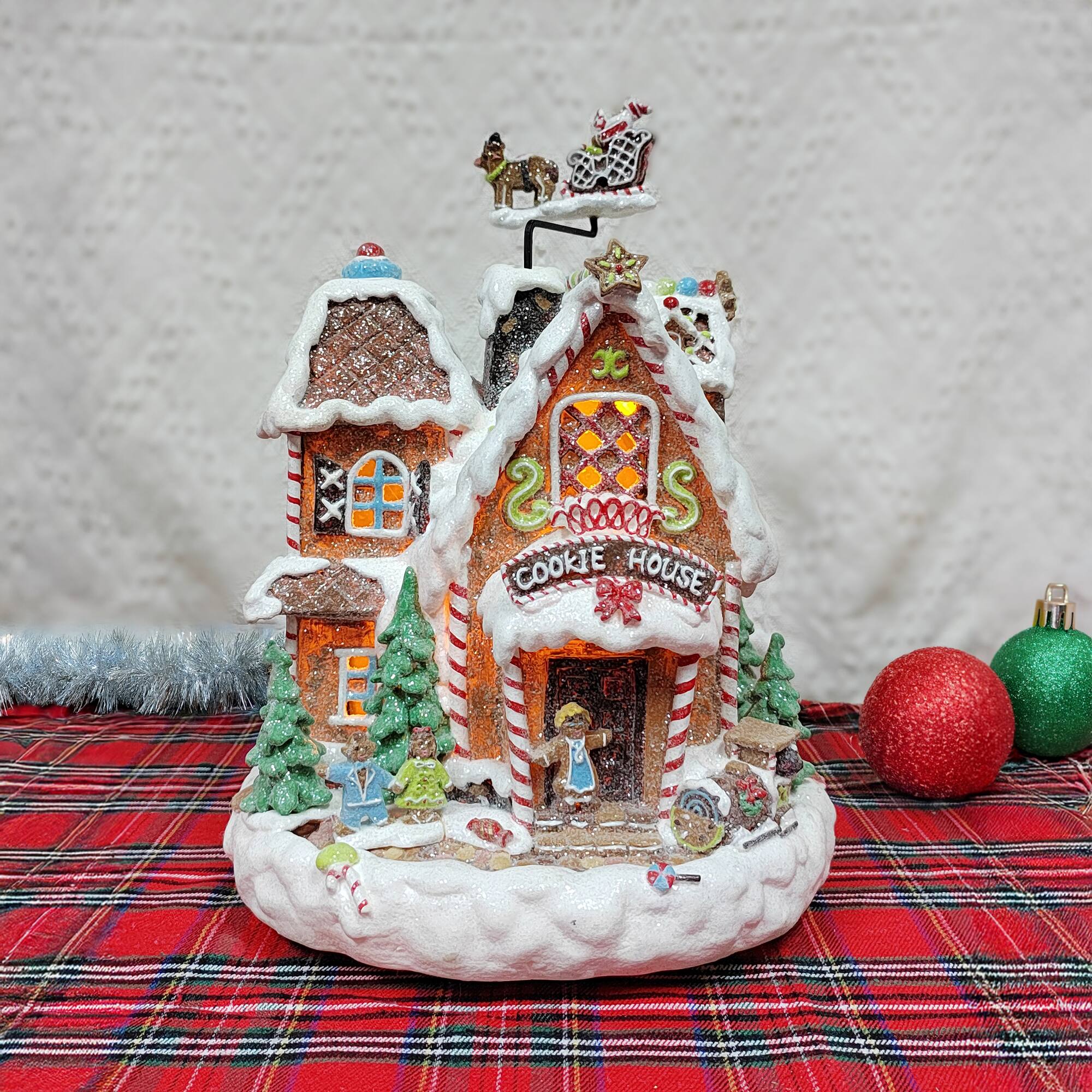 11" Animated Gingerbread Cookie House